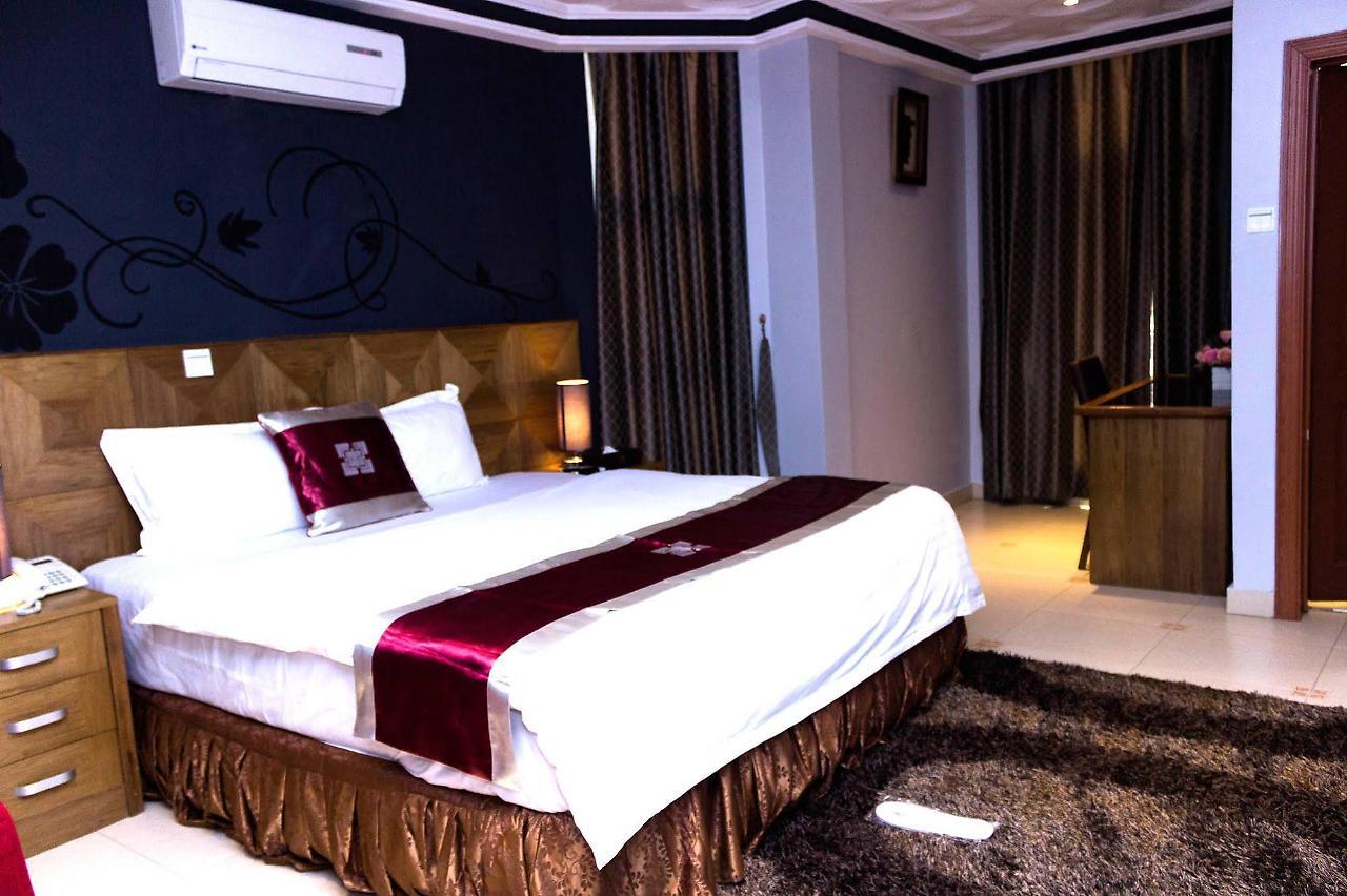 Airport West Hotel Accra Exterior photo