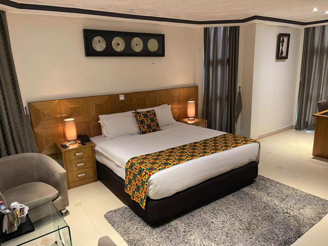 Airport West Hotel Accra Exterior photo