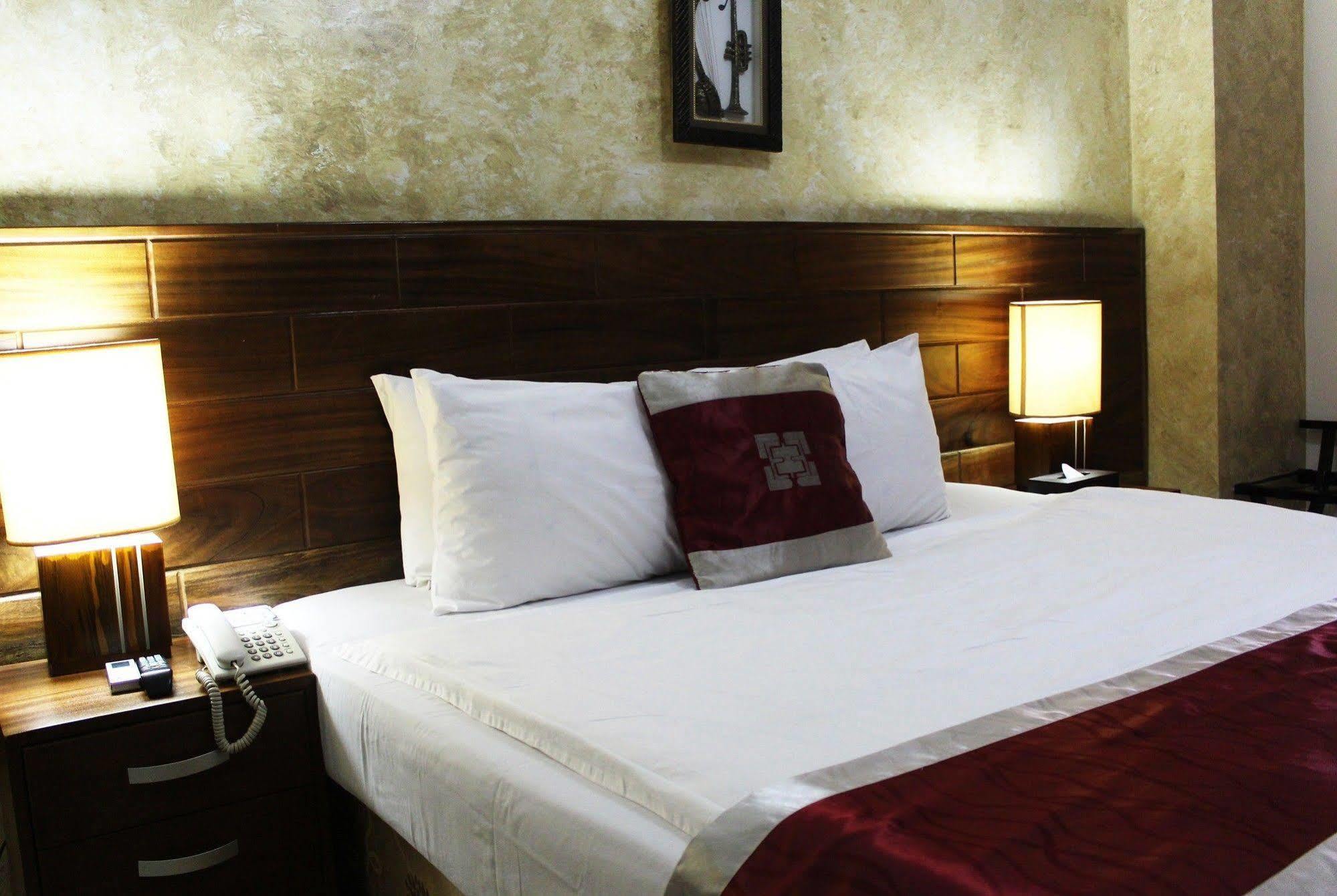 Airport West Hotel Accra Exterior photo