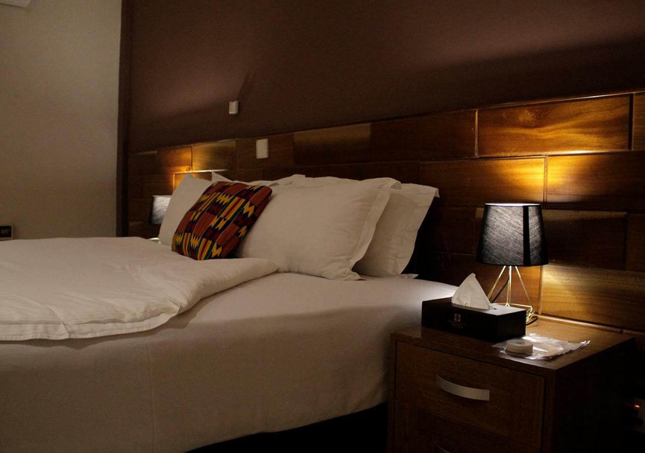 Airport West Hotel Accra Exterior photo