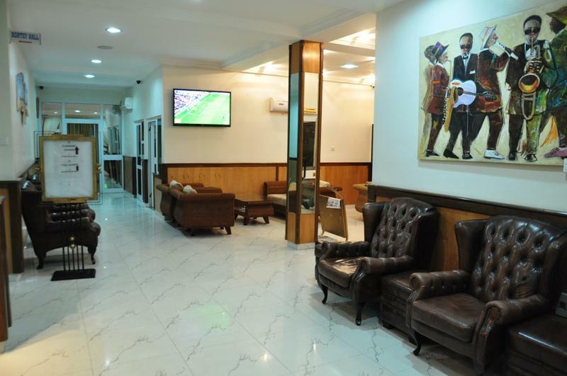 Airport West Hotel Accra Exterior photo